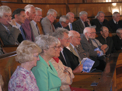 Rhai o'r cantorion yn yr oriel